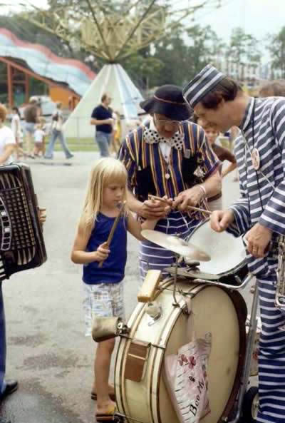 Edgewater Park - Old Family Pics (newer photo)